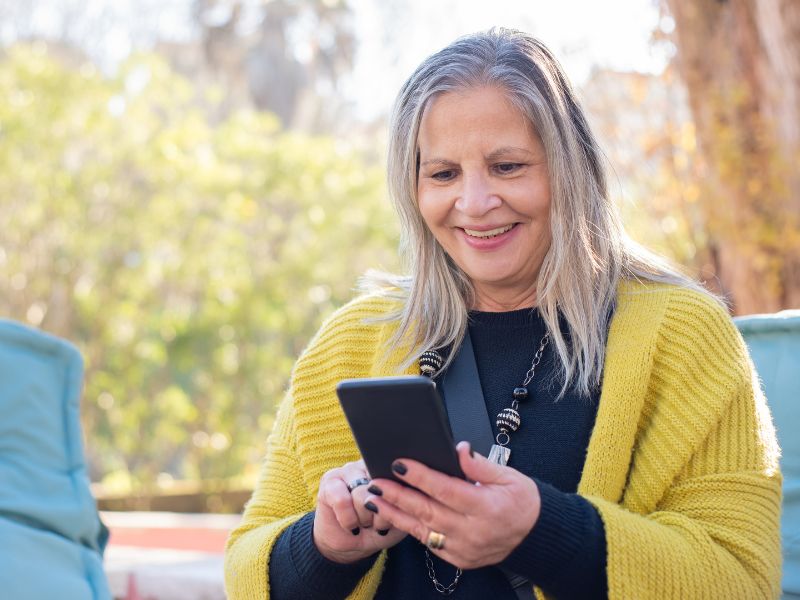 How to find internet and phone abroad